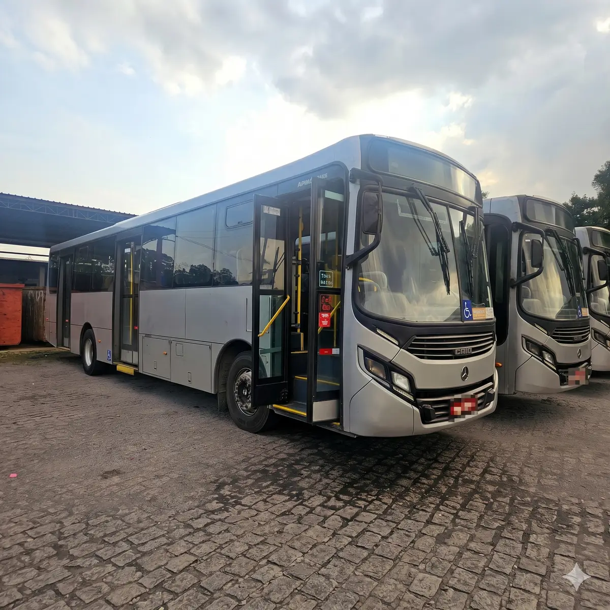 Caio Apache Vip IV, Mercedes-Benz OF-1721 (208cv), 2015 — foto 2