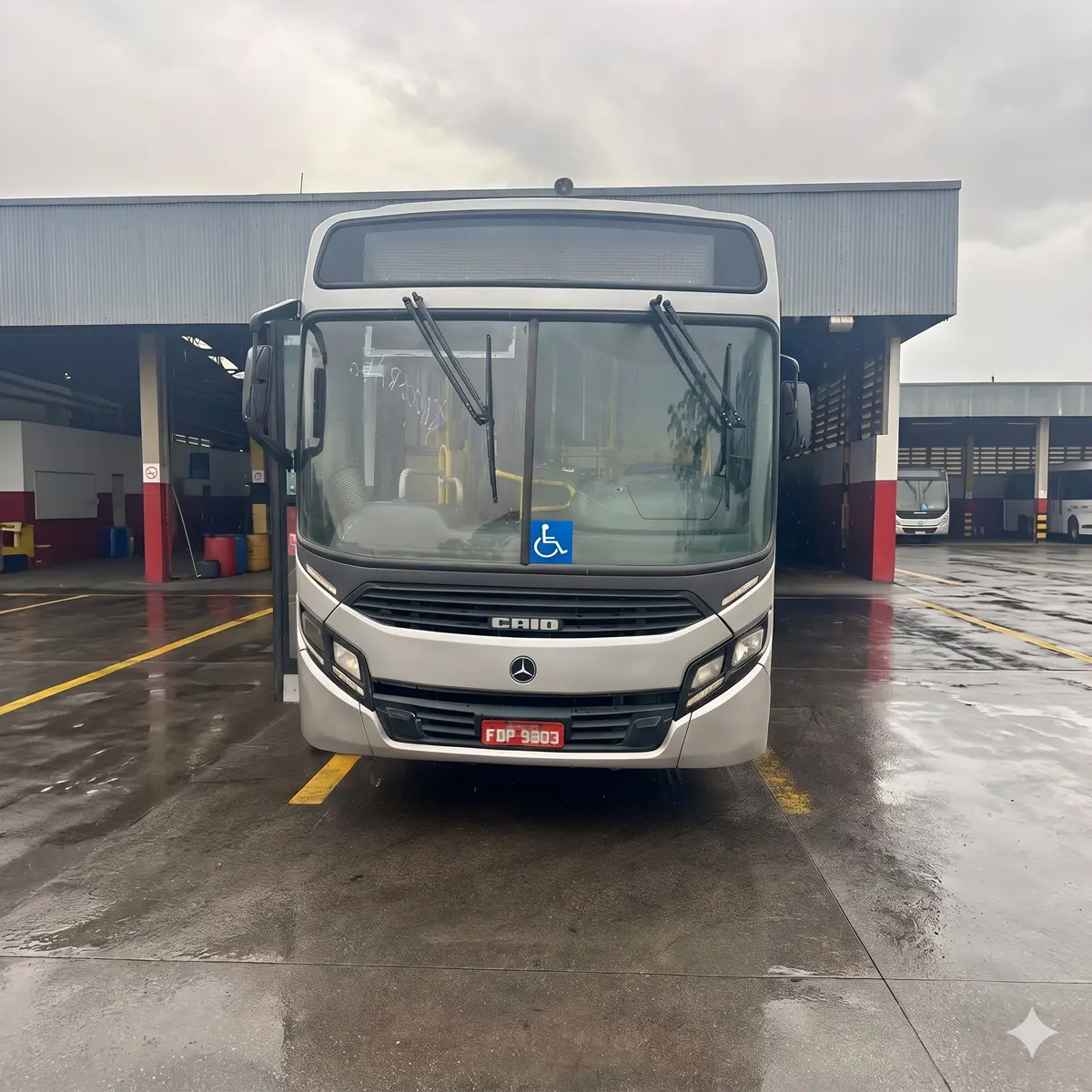 Caio Apache Vip IV, Mercedes-Benz OF-1721 (208cv), 2015 — foto 5