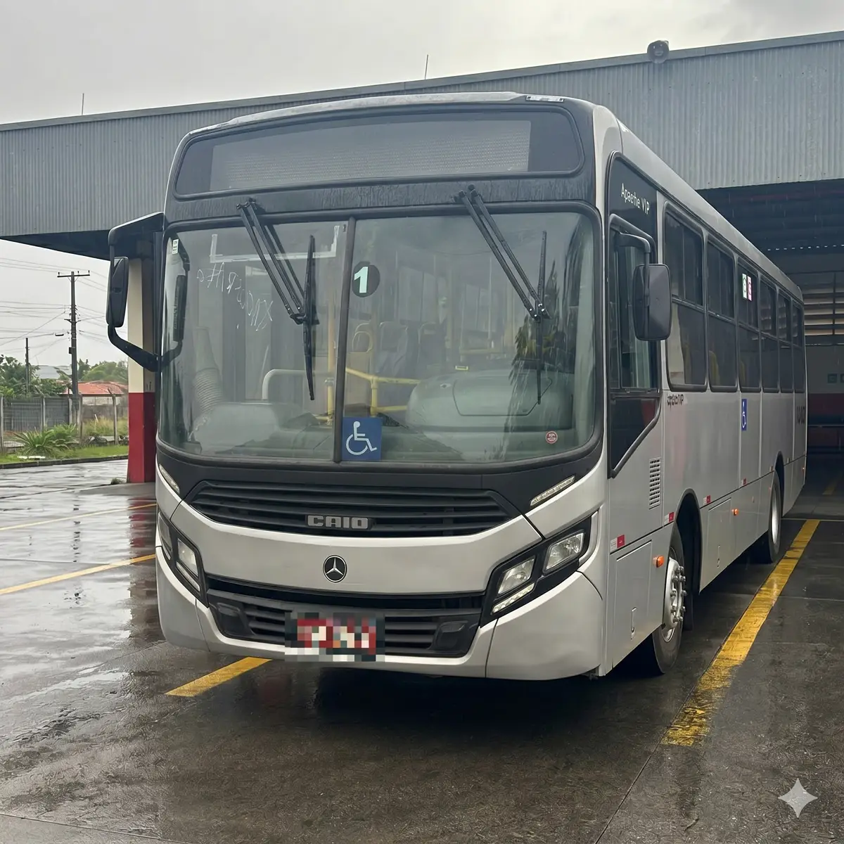 Caio Apache Vip IV, Mercedes-Benz OF-1721 (208cv), 2015 — foto 4