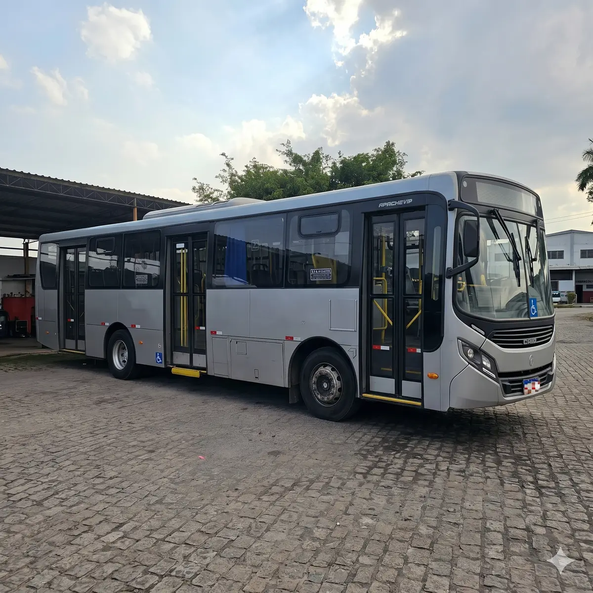 Caio Apache Vip IV, Mercedes-Benz OF-1721 (208cv), 2015 — foto 1