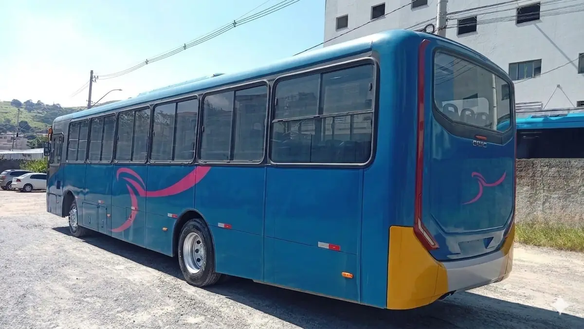 Caio Apache Vip V, Mercedes-Benz OF-1721 (208cv), 2023 — foto 3