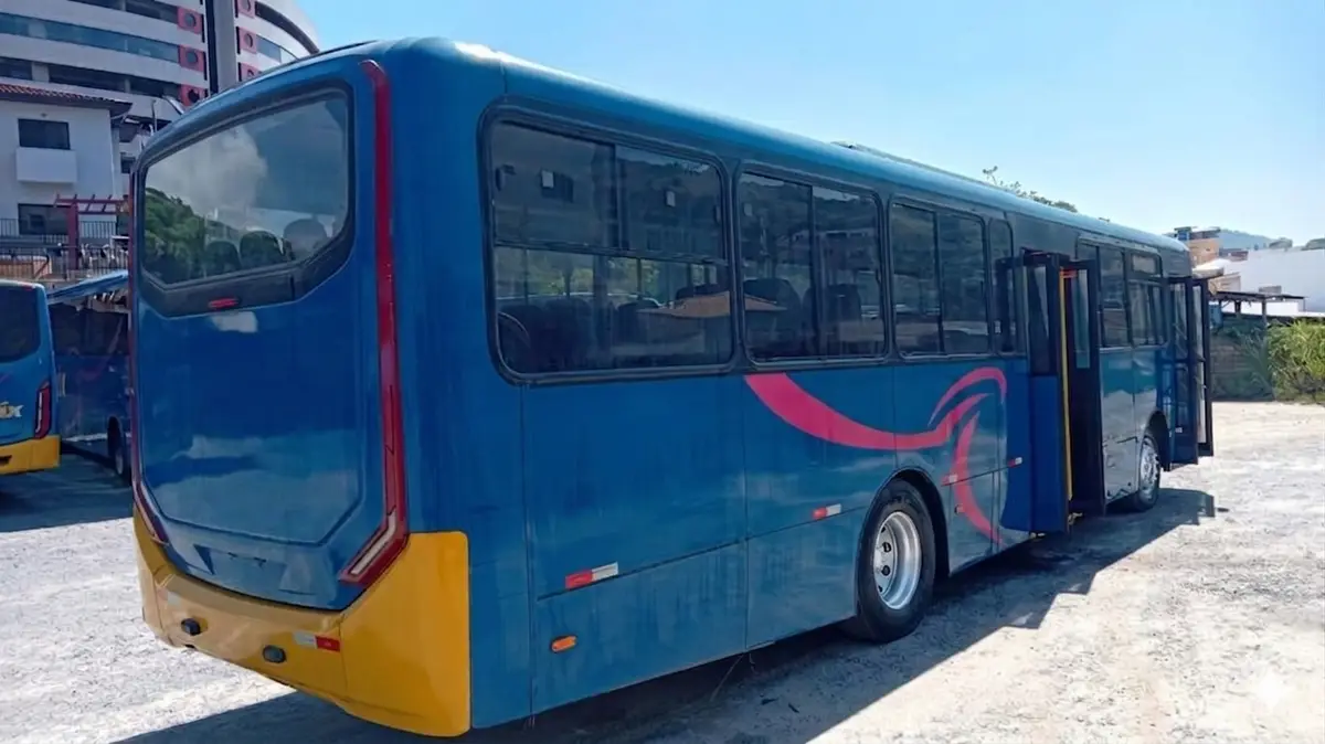 Caio Apache Vip V, Mercedes-Benz OF-1721 (208cv), 2023 — foto 4