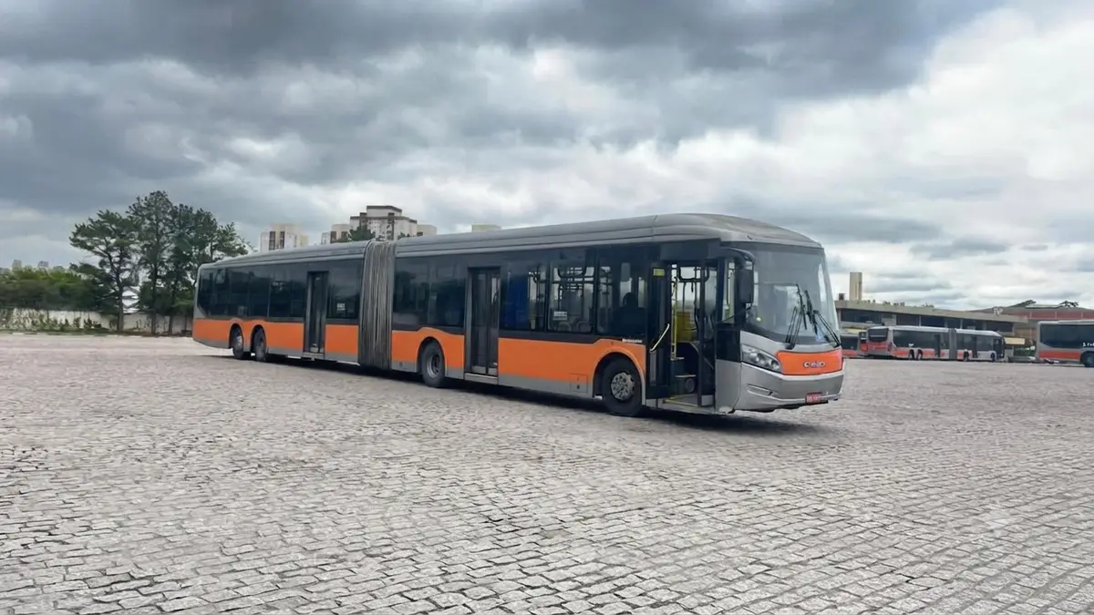 Caio Millennium BRT Superarticulado, Mercedes-Benz O-500UA 2836 (354cv), 2014 — foto 2