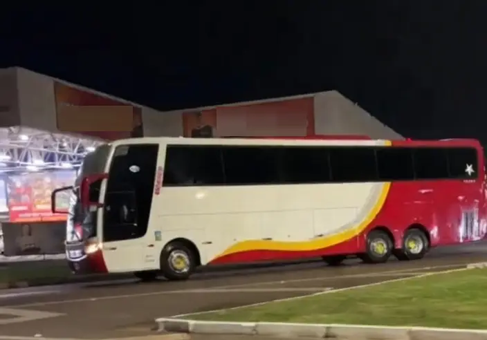 Busscar jumbuss 380, Mercedes-Benz O-400RSE (360cv), 2004 — foto 3