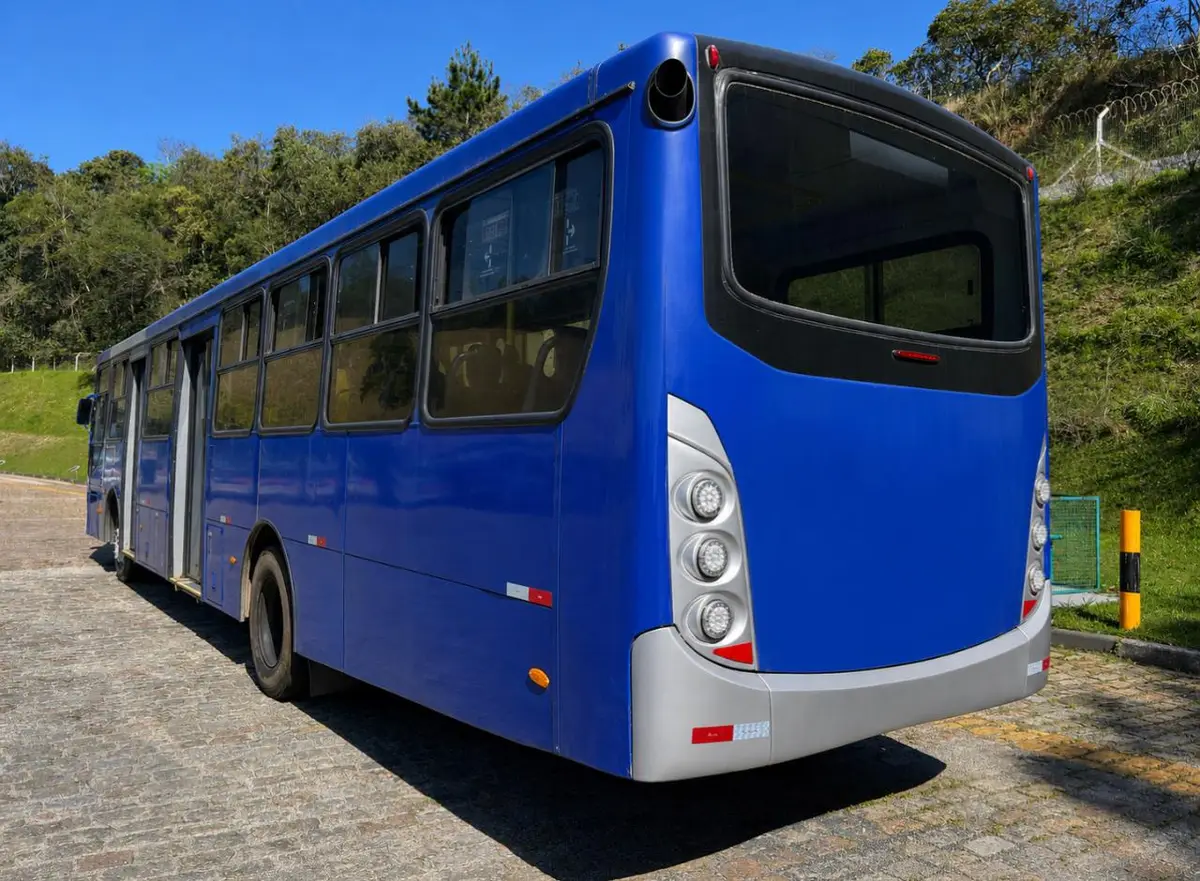 Caio Apache Vip III, Mercedes-Benz OF-1721 (208cv), 2013 — foto 4