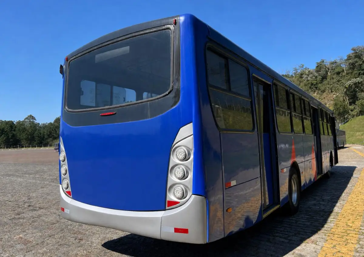Caio Apache Vip III, Mercedes-Benz OF-1721 (208cv), 2013 — foto 3