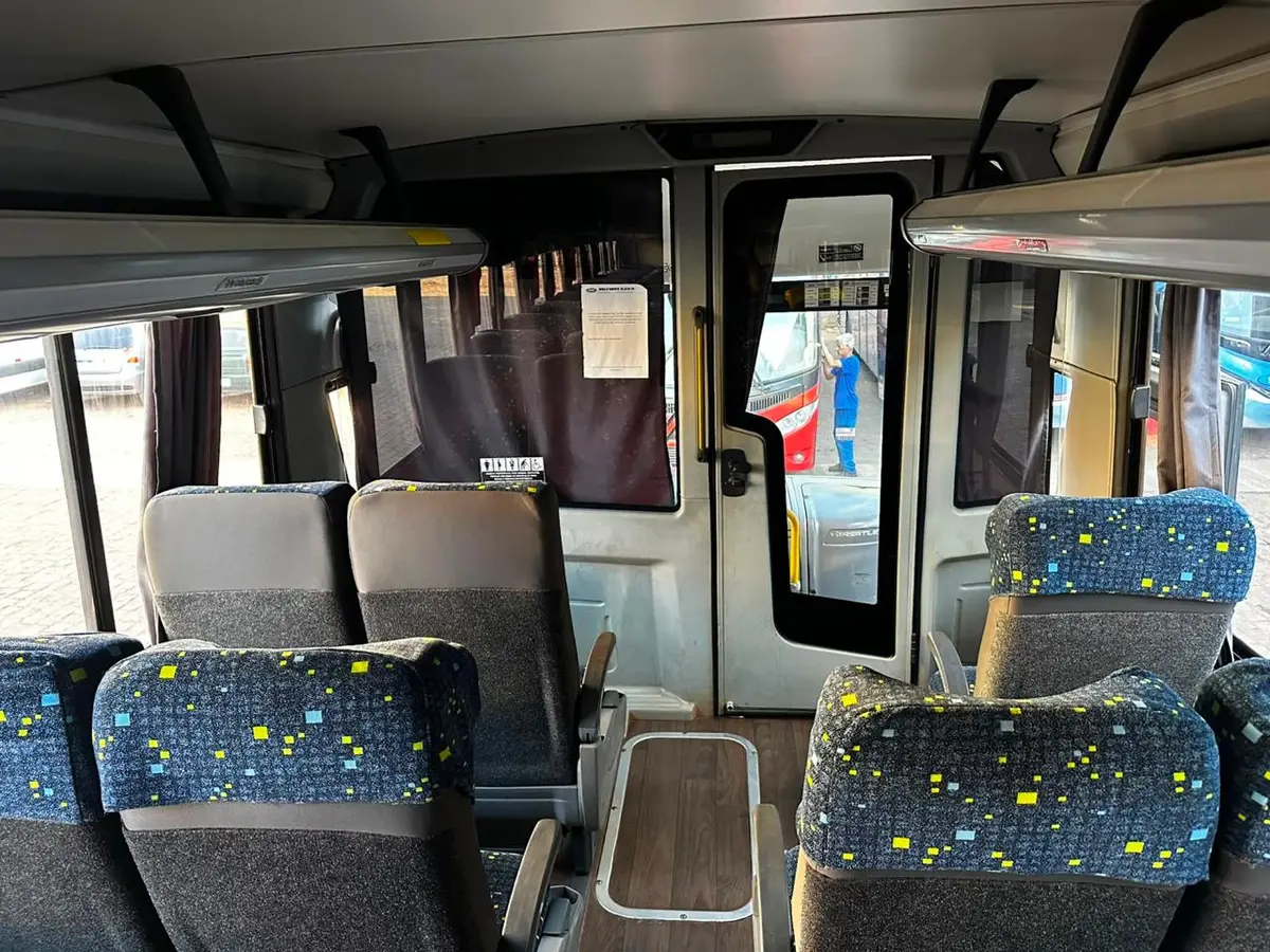 Comil Versatile Midi II, Mercedes-Benz OF-1621 (208cv), 2022 — foto 6
