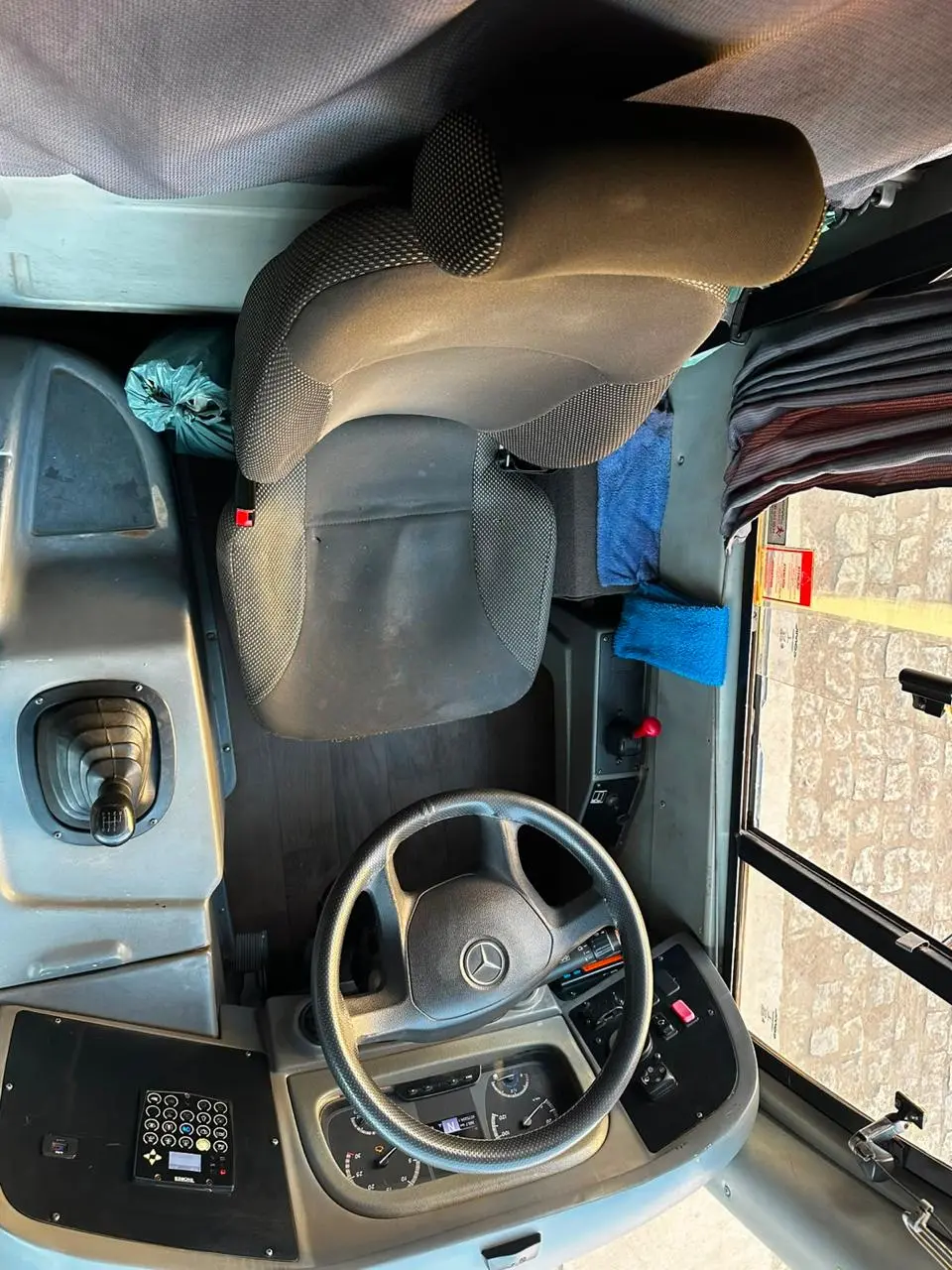 Comil Versatile Midi II, Mercedes-Benz OF-1621 (208cv), 2022 — foto 8