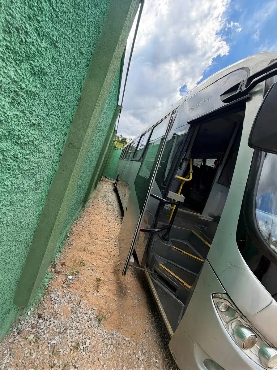 Comil Versatile Gold, Mercedes-Benz OF-1721 (208cv), 2022 — foto 7