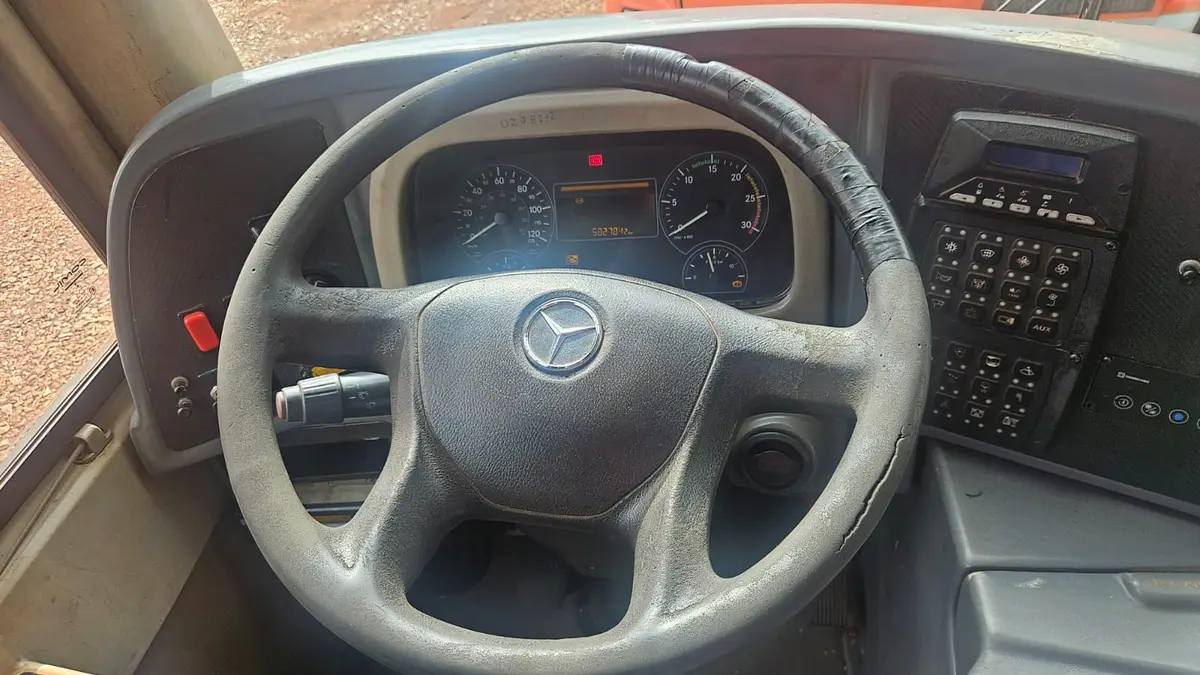 Comil Versatile Midi II, Mercedes-Benz OF-1519R (185cv), 2014 — foto 10