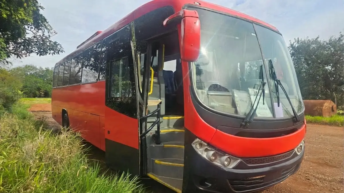 Comil Versatile Midi II, Mercedes-Benz OF-1519R (185cv), 2014 — foto 2
