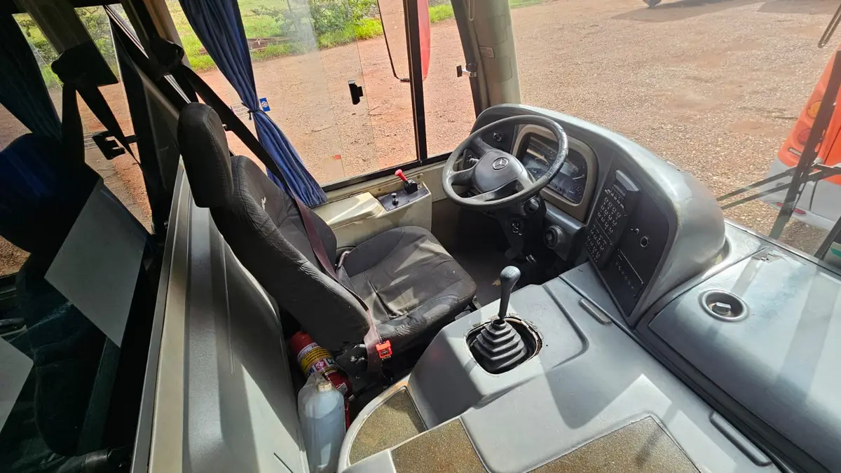 Comil Versatile Midi II, Mercedes-Benz OF-1519R (185cv), 2014 — foto 11