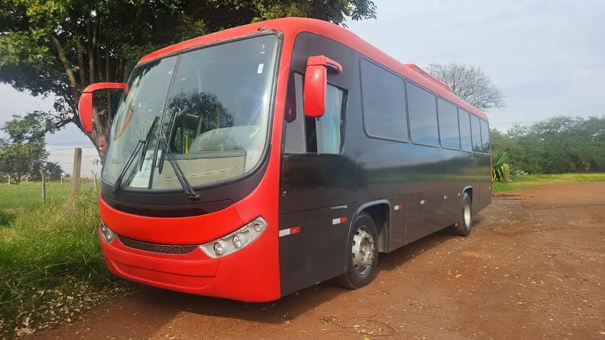 Comil Versatile Midi II, Mercedes-Benz OF-1519R (185cv), 2014 — foto 1