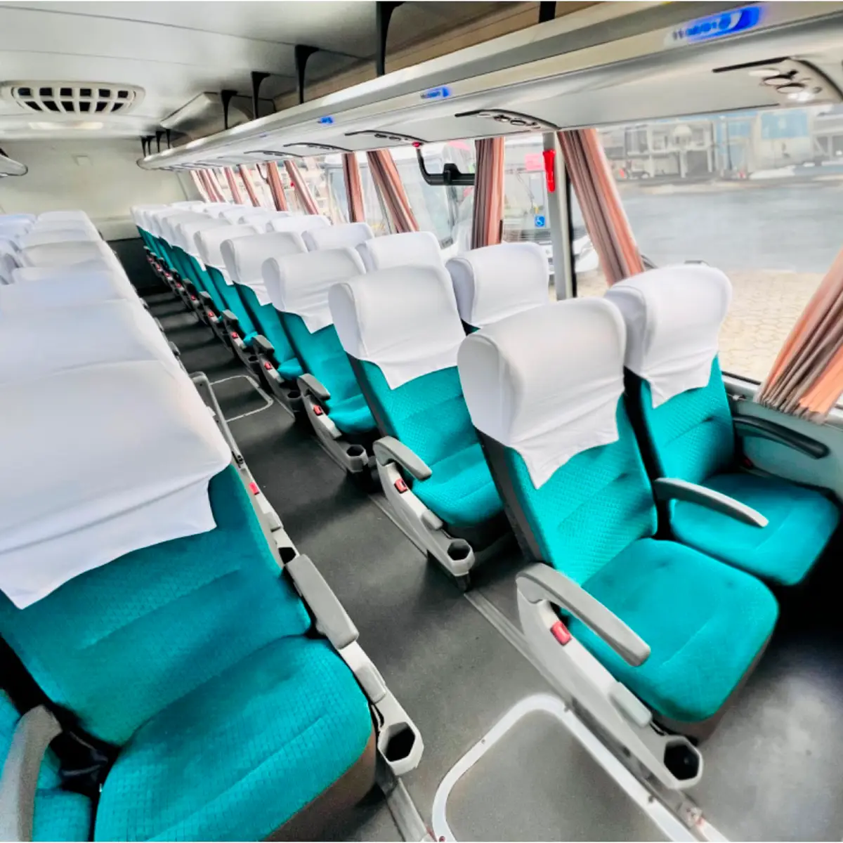 Comil Versatille Gold, Iveco 170S28 F (Fretamento), 2023 — foto 8