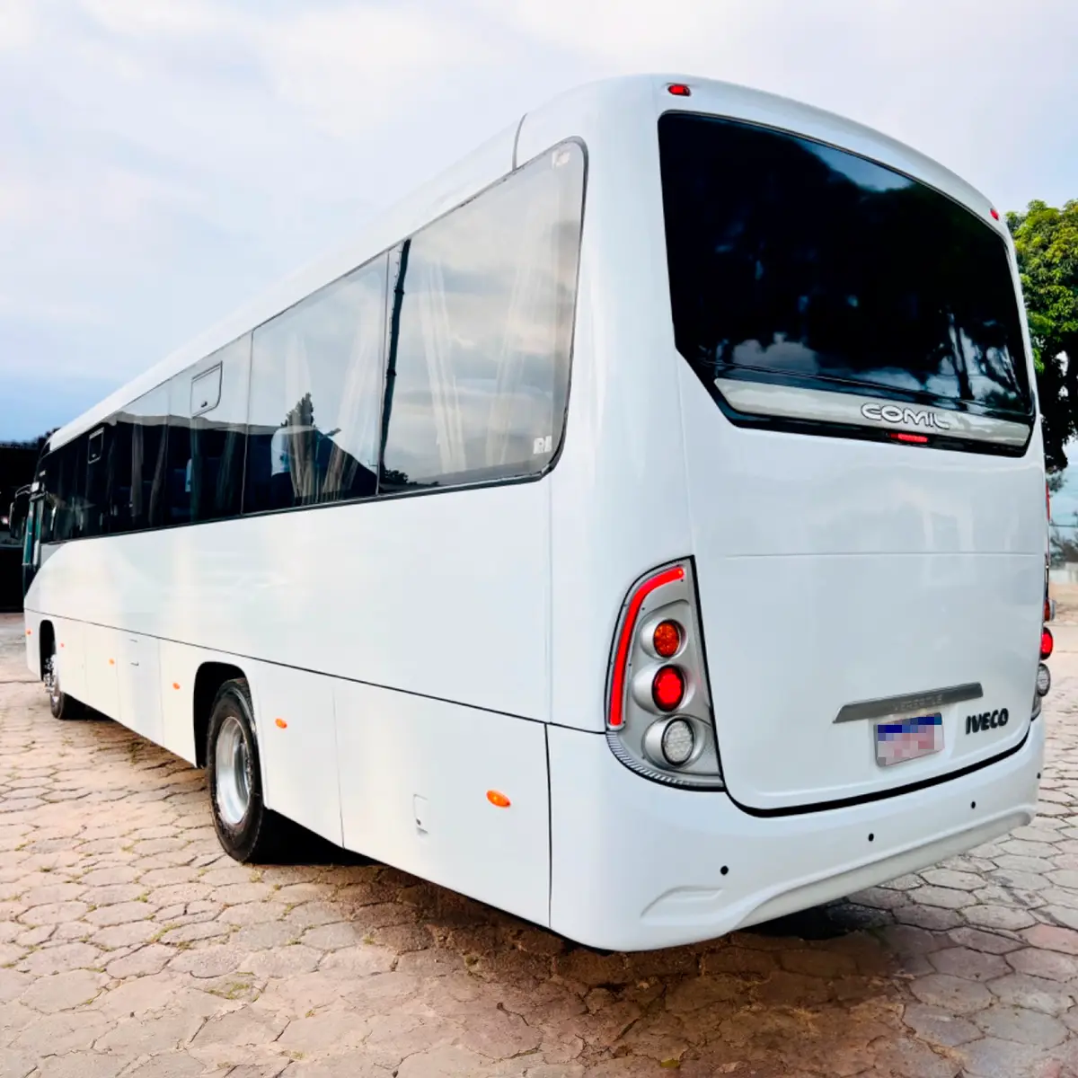 Comil Versatille Gold, Iveco 170S28 F (Fretamento), 2023 — foto 4