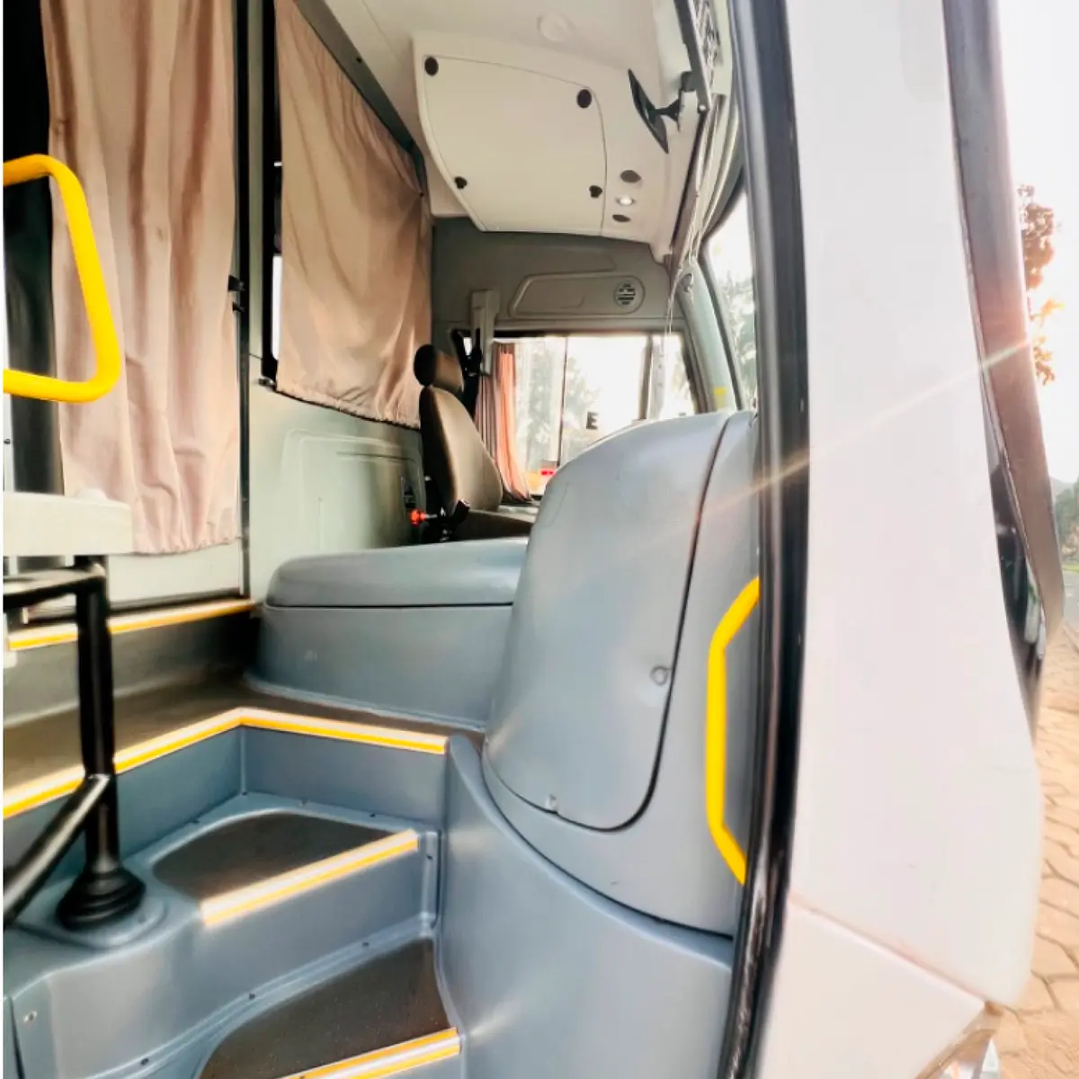 Comil Versatille Gold, Iveco 170S28 F (Fretamento), 2023 — foto 6