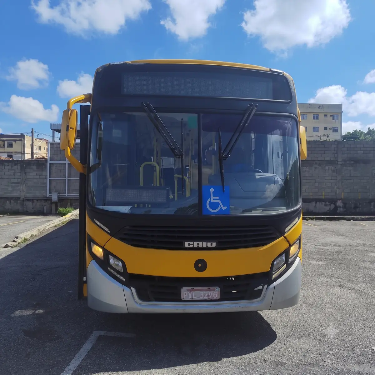 Caio Apache Vip IV, Mercedes-Benz OF-1721 (208cv), 2015 — foto 3