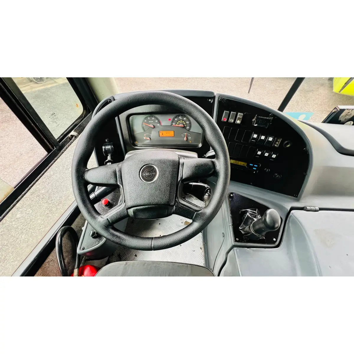 Neobus Spectrum Intercity, Volvo B270F 4x2, 2015 — foto 16