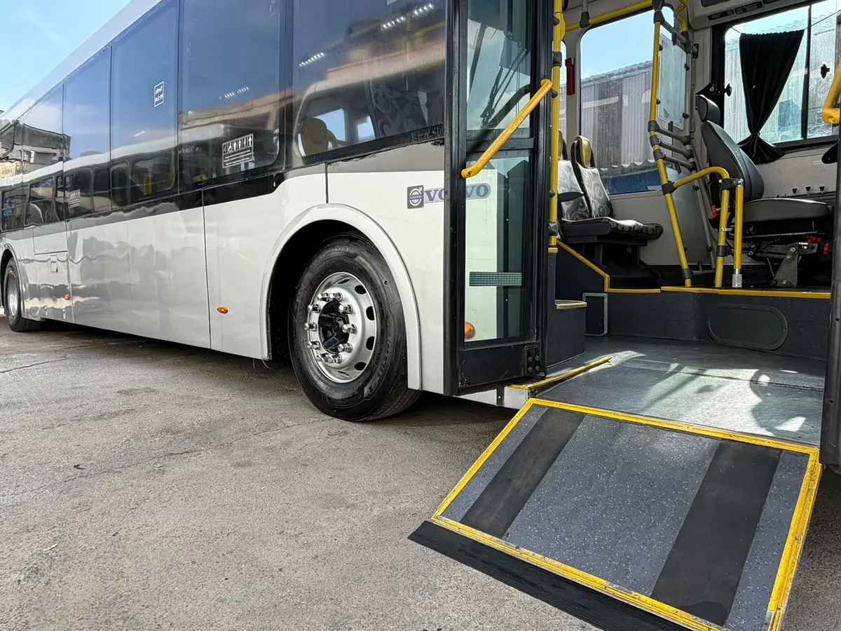Caio Millennium IV Low Entry, Volvo B290R LE Urbano, 2015 — foto 15