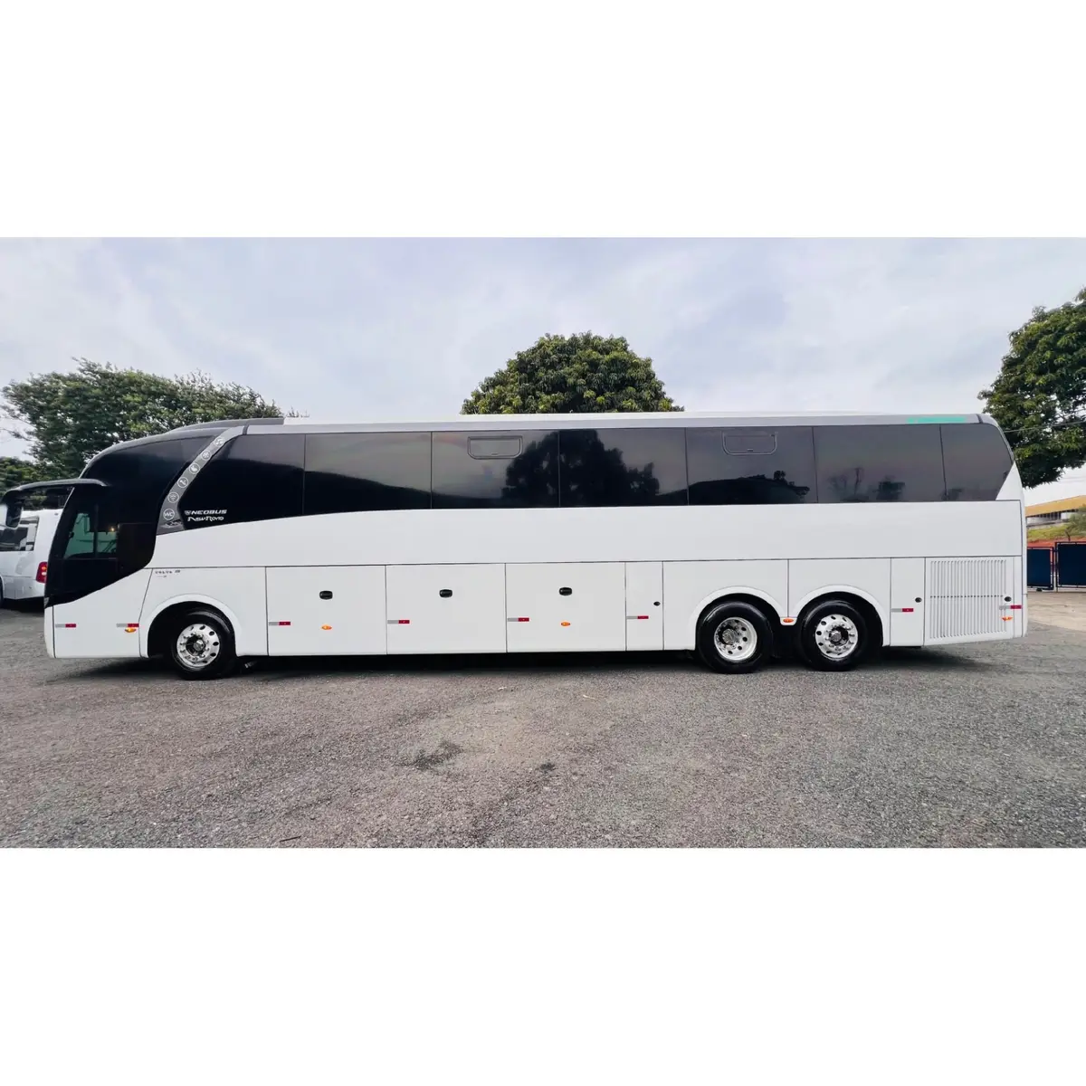Neobus New Road N10 380, Volvo B420R 6x2, 2014 — foto 1