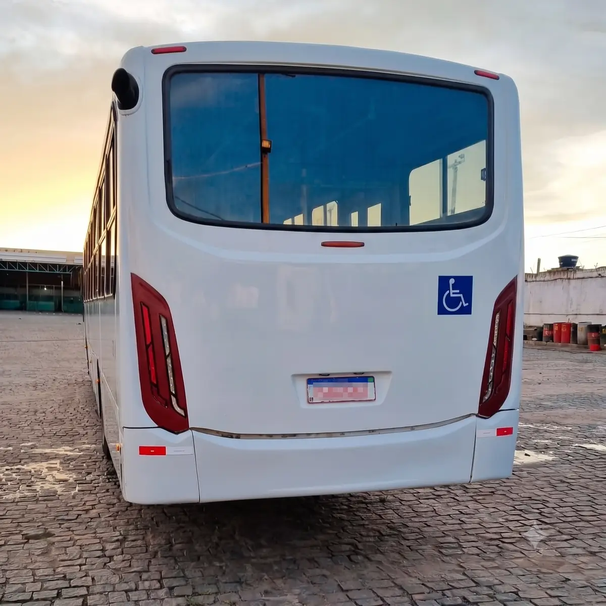 Caio Apache Vip IV, Volkswagen 17.230 OD, 2015 — foto 4