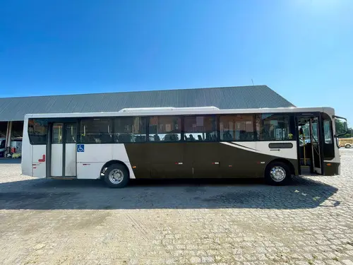 Caio Apache Vip III, Mercedes-Benz OF-1721 (208cv), 2014 — foto 2