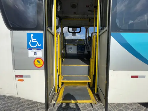 Caio Apache Vip IV, Mercedes-Benz OF-1721 (208cv), 2015 — foto 5